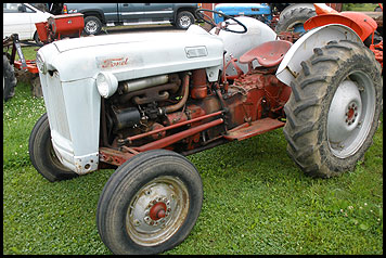 Ford 660 Tractor