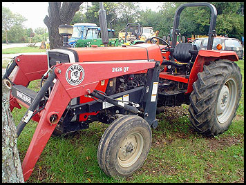 Massey Ferguson 271 Tractor